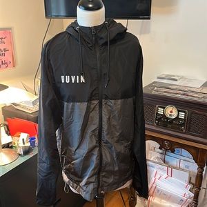 Really nice windbreaker!! 💯